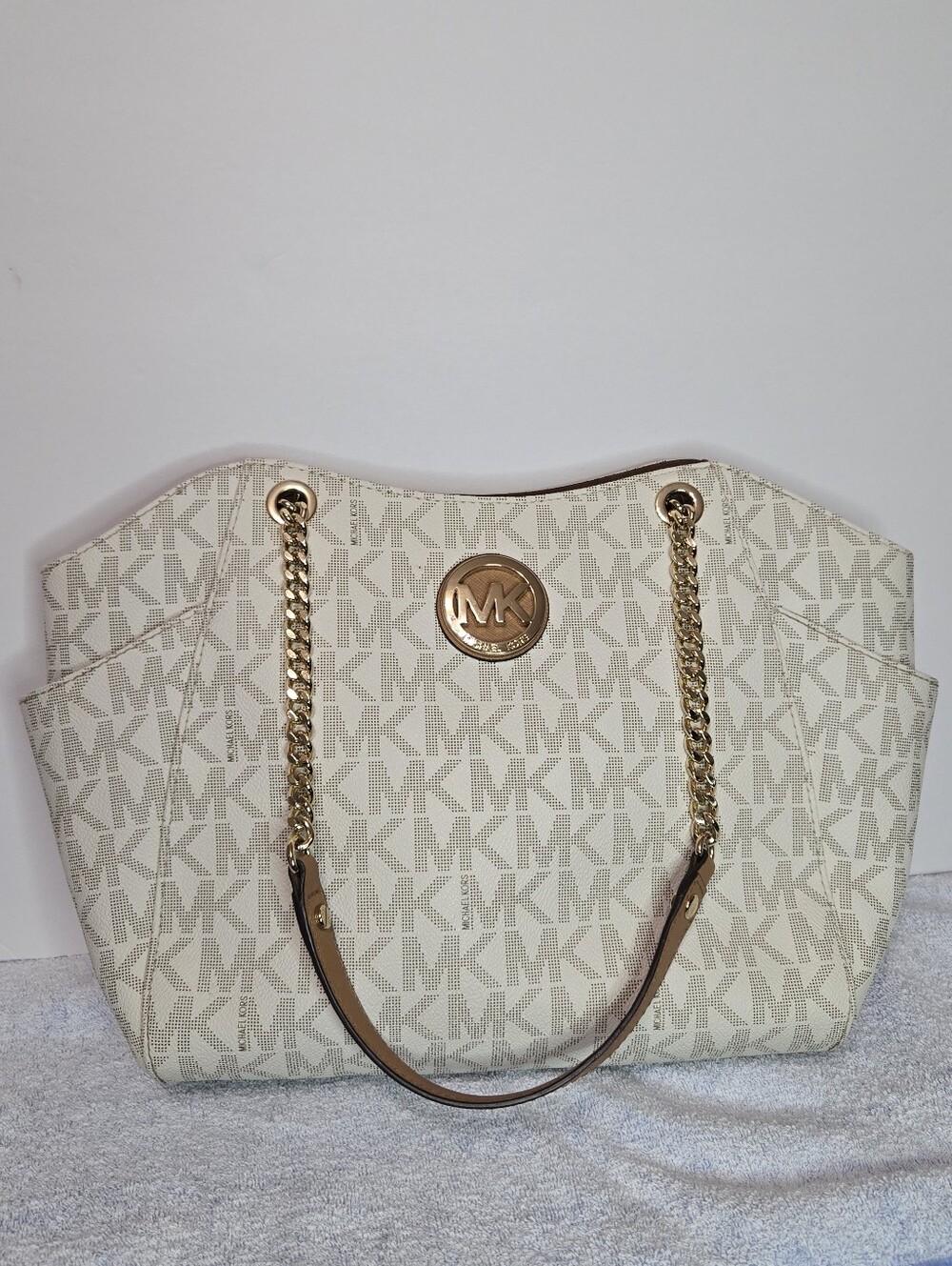 Michael Kors Jet Set Logo Vanilla Shoulder Bag